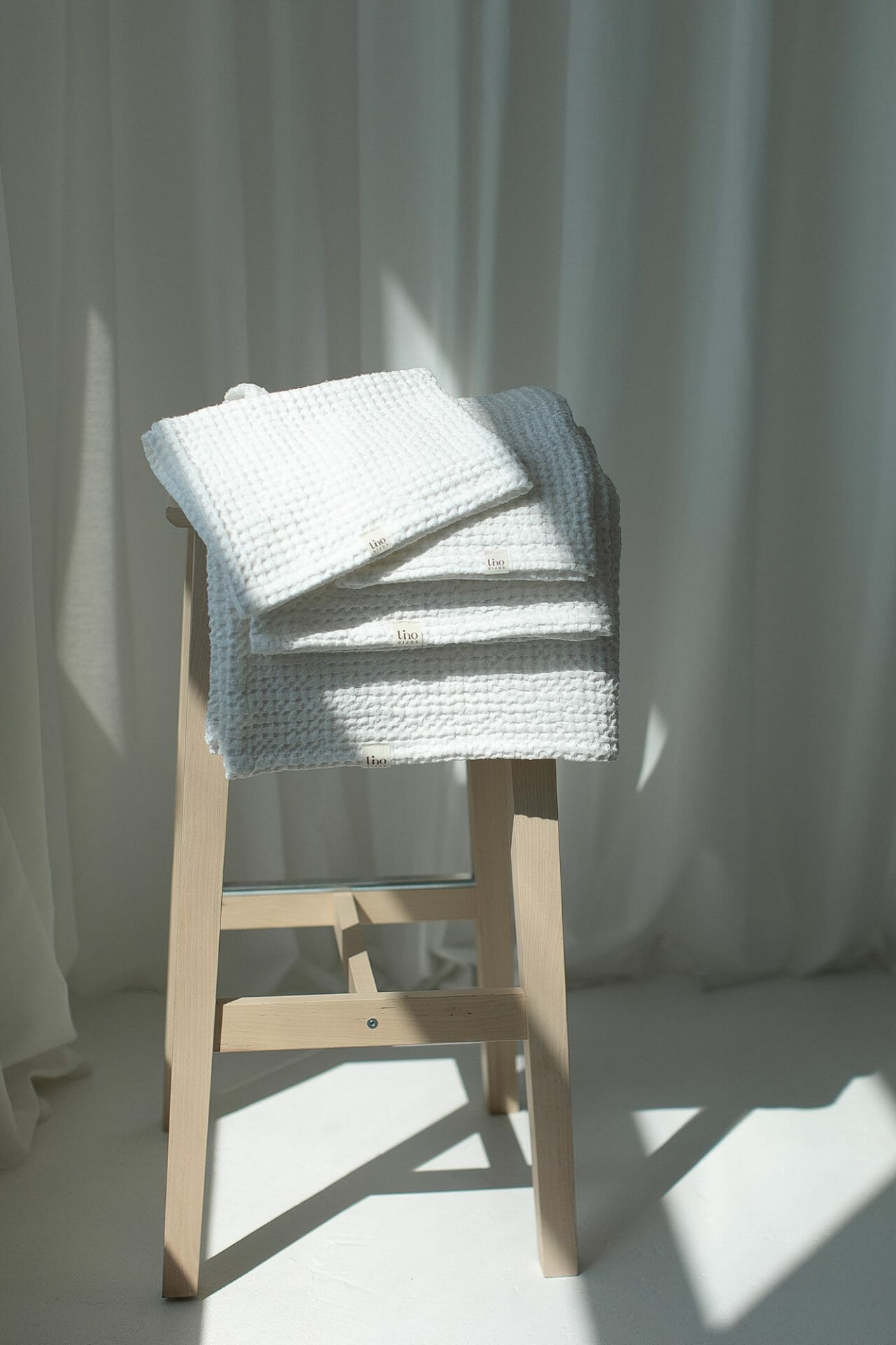 Vonios rankšluostis "White" - Image 3